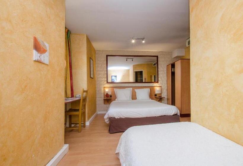 Трехместный Номер Комфорт, Hôtel Bosquet Pau Centre