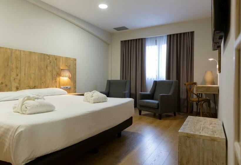 غرفة قياسية مزودة بجاكوزى, Iberik Augas Santas Balneario & Golf