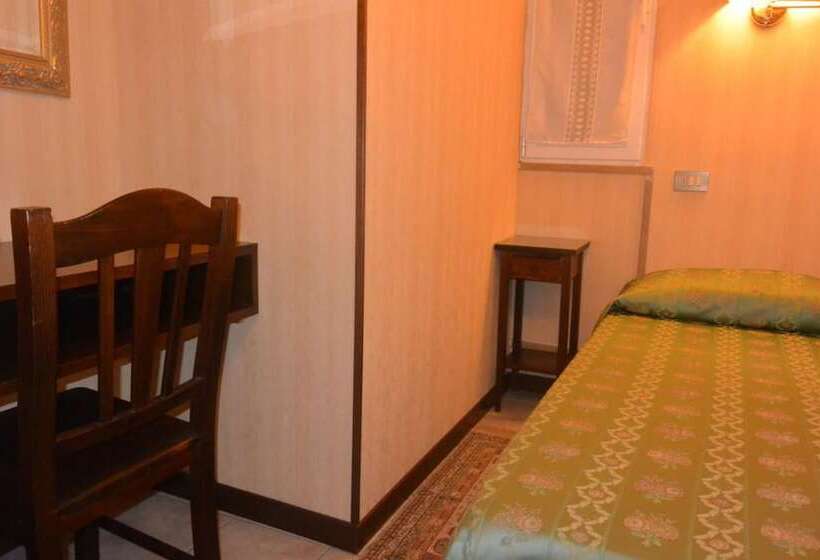 标准单人间, Italia City Center