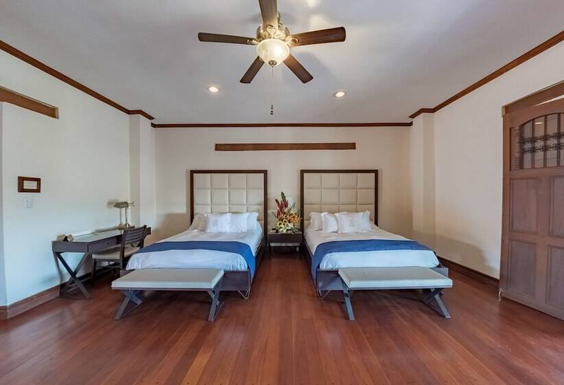 اتاق سوپریور, Plaza Colon Granada Nicaragua