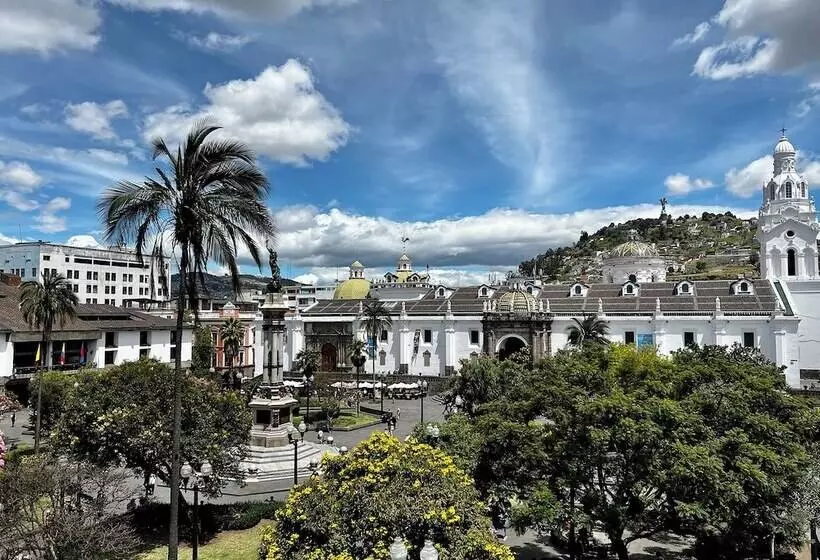 سوئیت پریمیوم, Plaza Grande