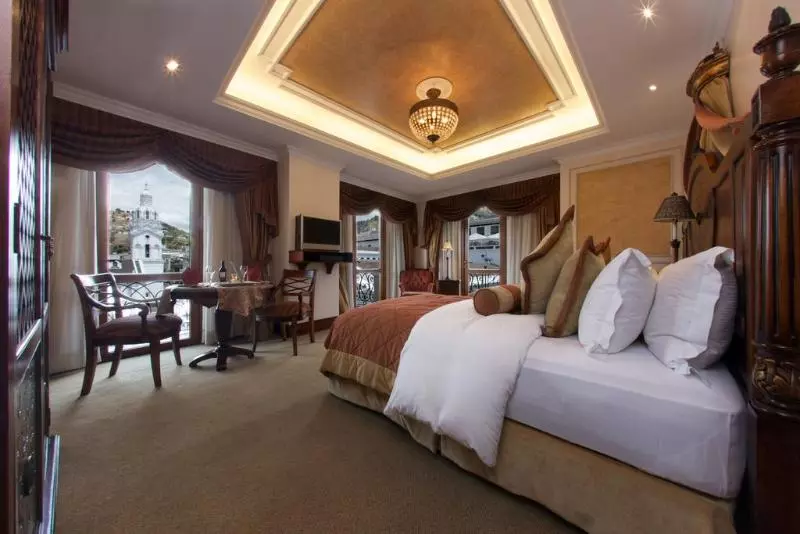 سوئیت با تخت بزرگ, Plaza Grande