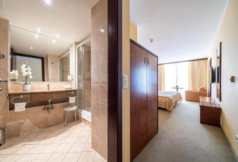 Standard Room with Balcony Side Sea View, Princess