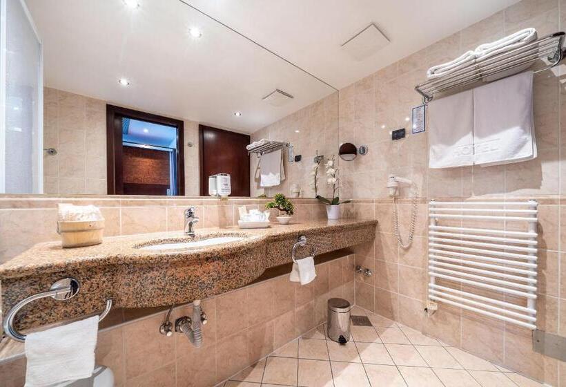 اتاق استاندارد با بالکن, Princess