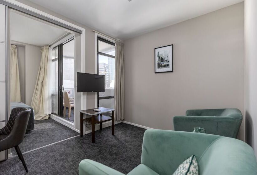 شقة غرفة واحدة, Quest On Queen Serviced Apartments