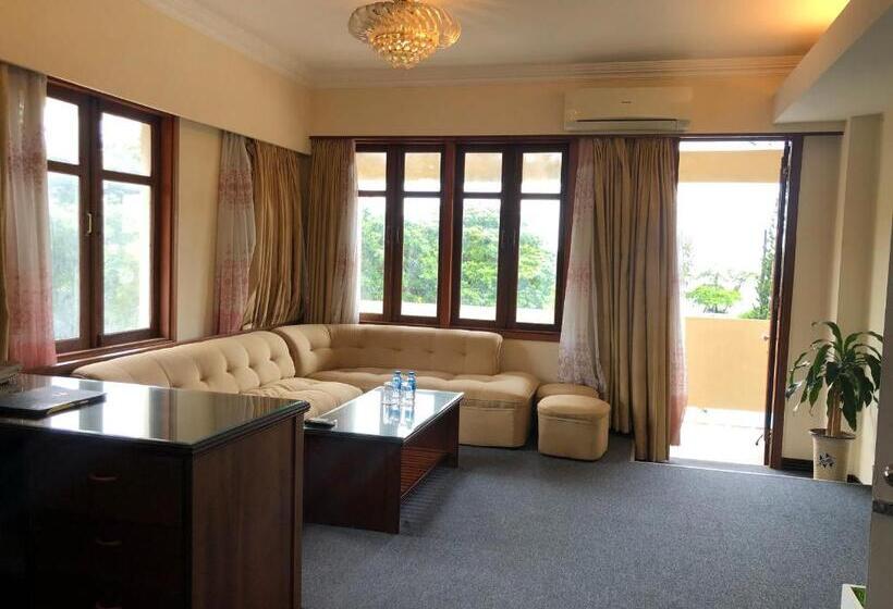 سوییت جونیور, Rex Hotel Vung Tau