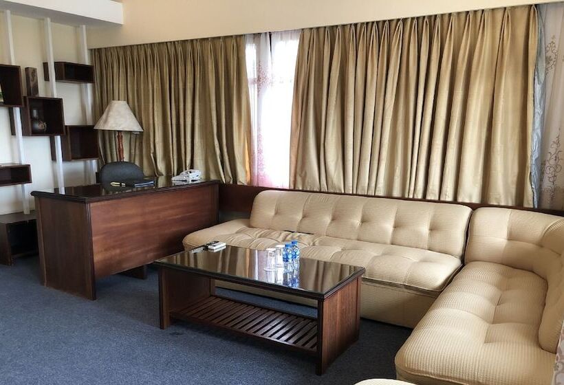 سوییت جونیور, Rex Hotel Vung Tau