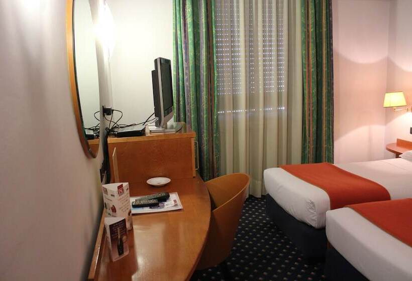 חדר סטנדרט לשלושה, San Marco & Formula Club