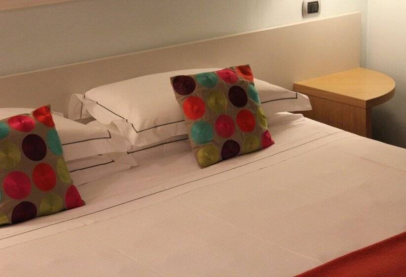 חדר קלאסי, San Marco & Formula Club