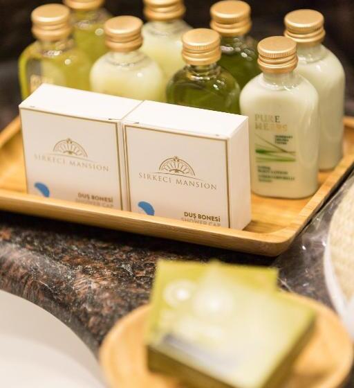 اتاق استاندارد سه نفره, Sirkeci Mansion