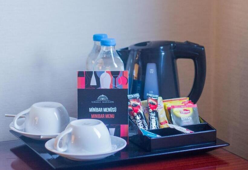 اتاق استاندارد سه نفره, Sirkeci Mansion