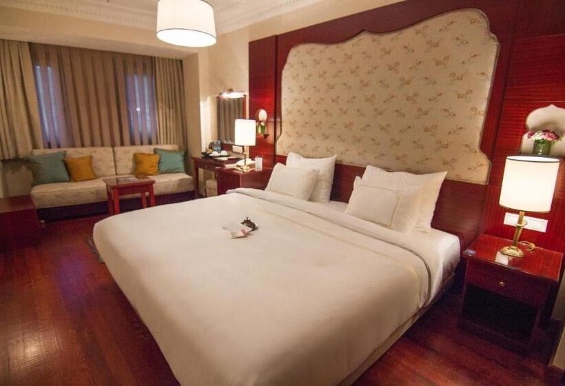 اتاق استاندارد سه نفره, Sirkeci Mansion