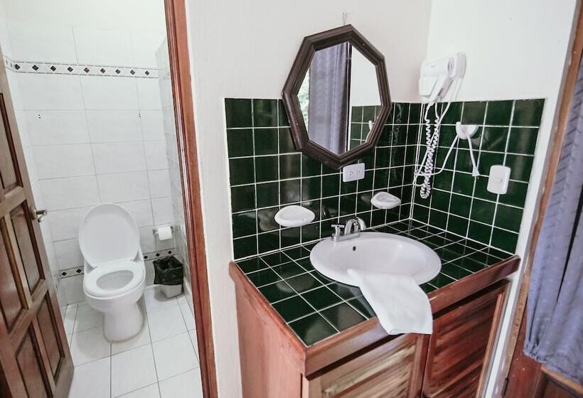 スタンダードルーム, Tres Banderas