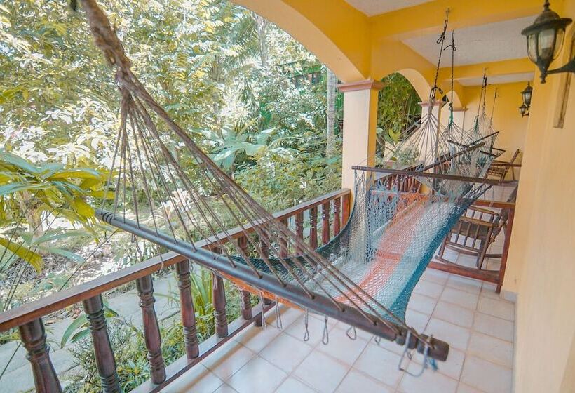 スタンダードルーム, Tres Banderas