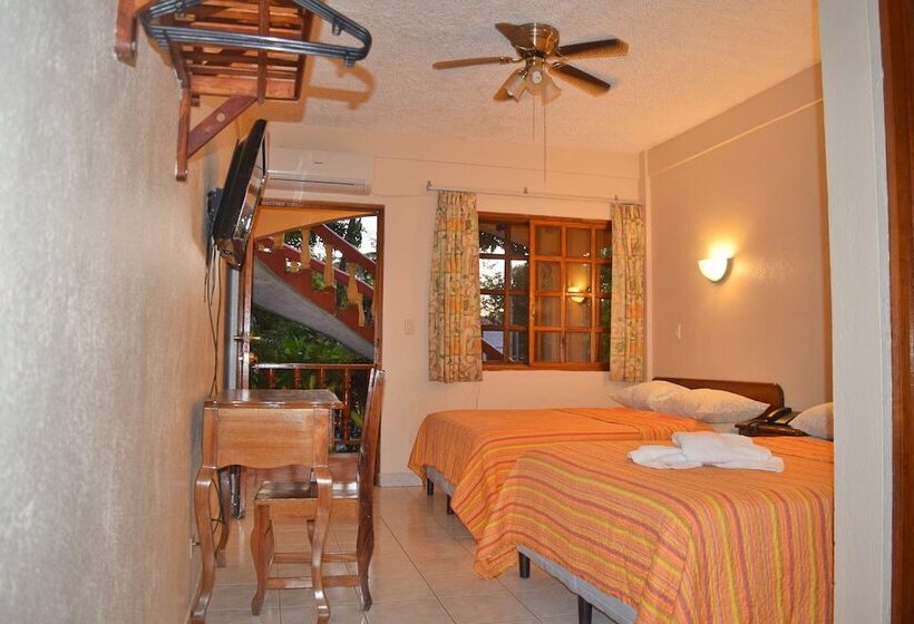 スタンダードルーム, Tres Banderas