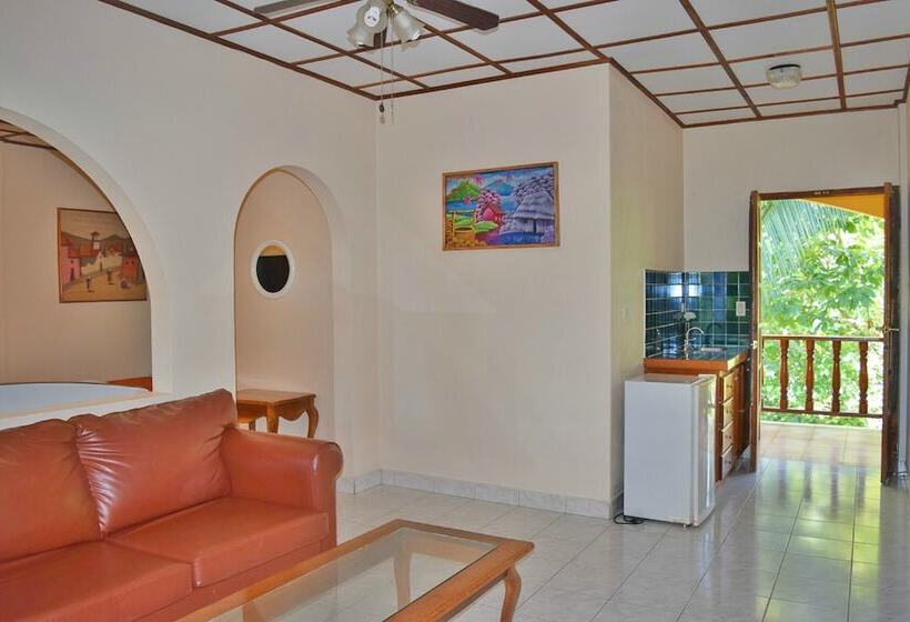 スイート, Tres Banderas