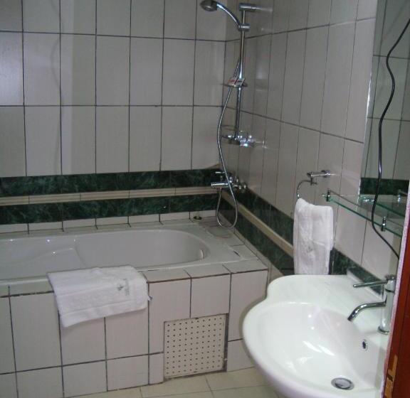 سوییت, Vallee Des Princes