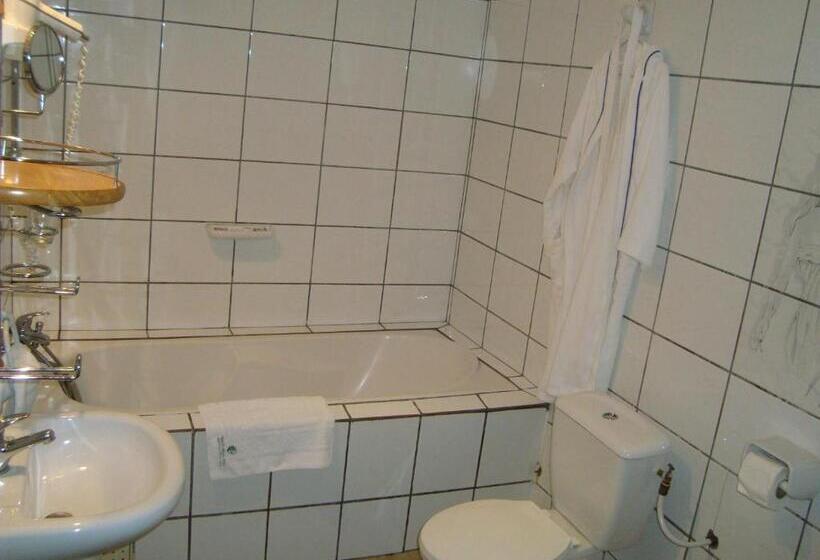 سوییت, Vallee Des Princes