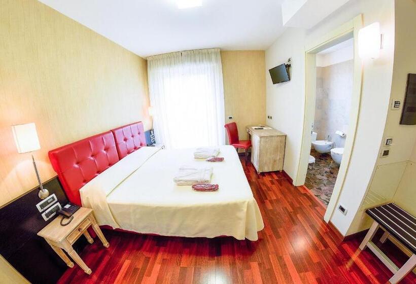 اتاق استاندارد با بالکن, Victoria