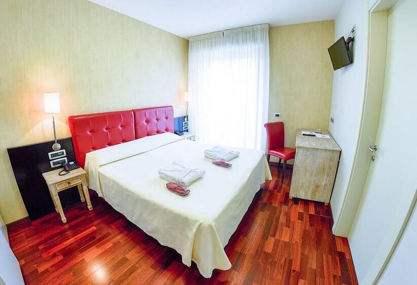 اتاق استاندارد با بالکن, Victoria