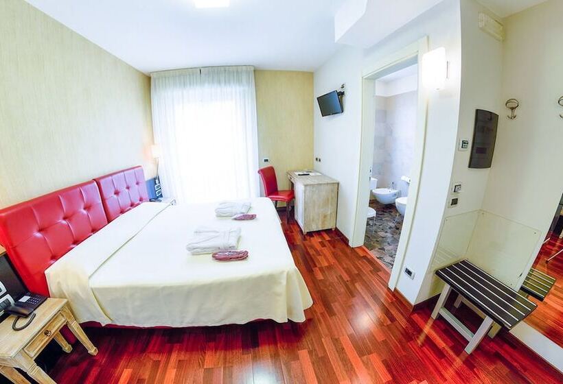 اتاق استاندارد با بالکن, Victoria