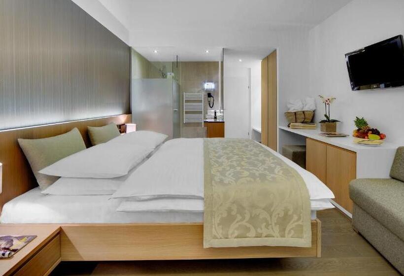 חדר סטנדרט עם מרפסת, Thermenhotel Stoiser