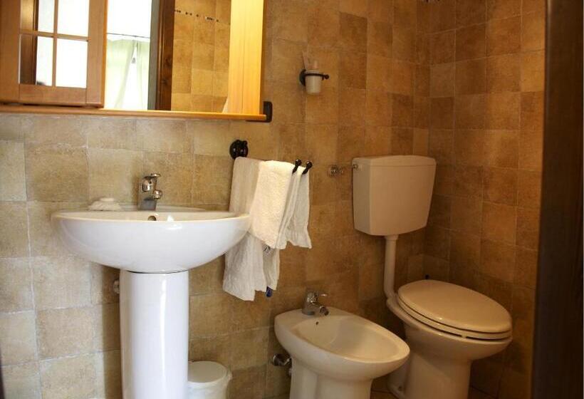 חדר סטנדרט נוף לאגם, Chalet Sul Lago Hotel In Montagna