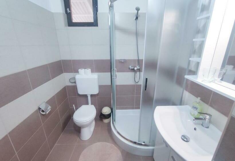 Номер Стандарт, Viktória Panzió Zamárdi