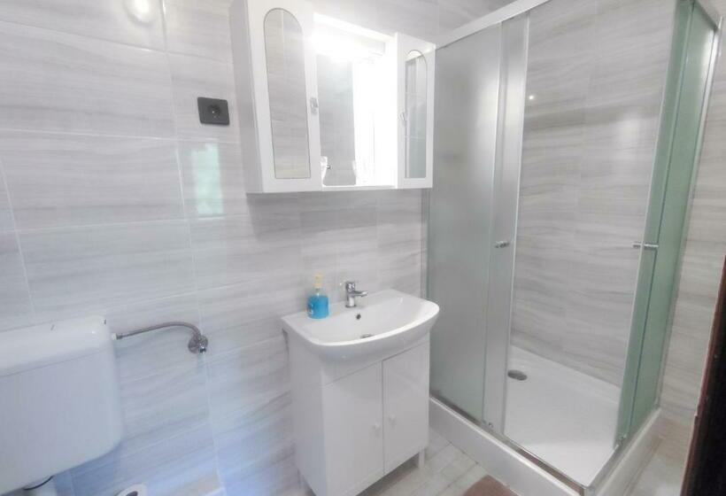 Номер Стандарт, Viktória Panzió Zamárdi