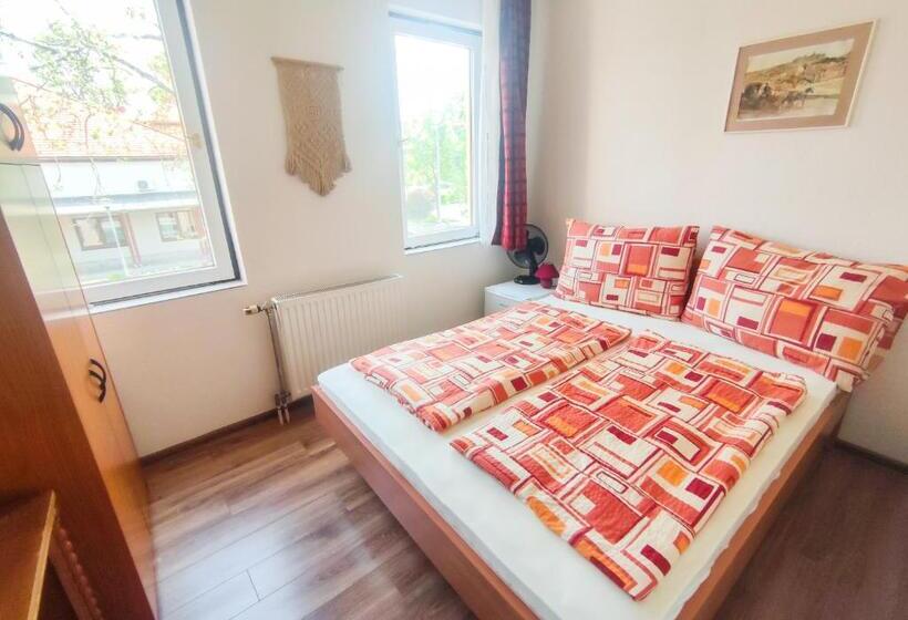 Номер Стандарт, Viktória Panzió Zamárdi