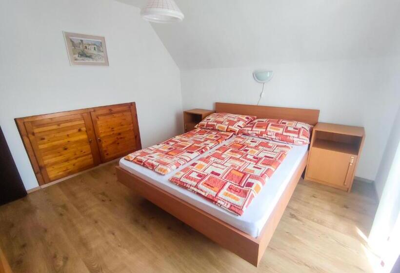 Четырехместный Номер Стандарт, Viktória Panzió Zamárdi