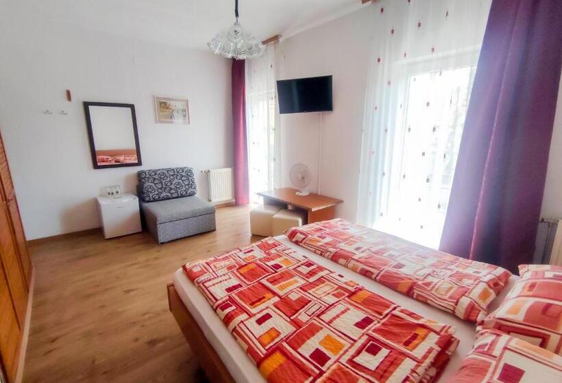 Номер Стандарт с Балконом, Viktória Panzió Zamárdi