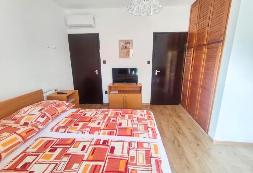 Номер Стандарт с Балконом, Viktória Panzió Zamárdi