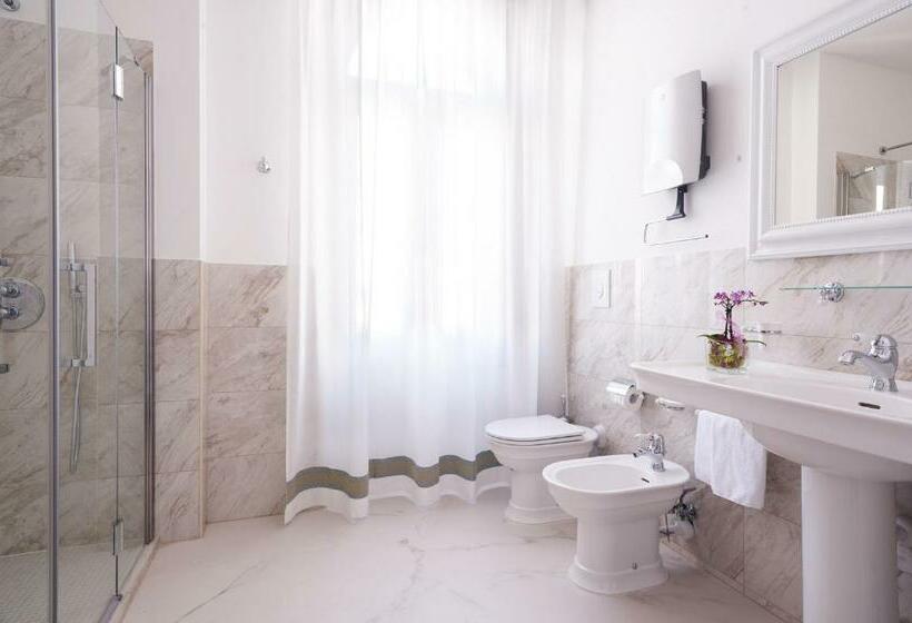 スイート, Les 7 Suites Erica