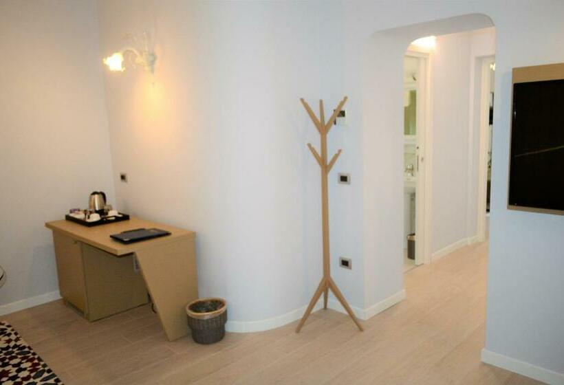 スイート, Les 7 Suites Erica