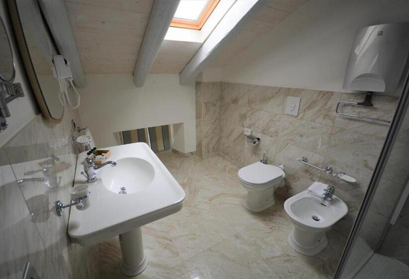 スイート, Les 7 Suites Erica