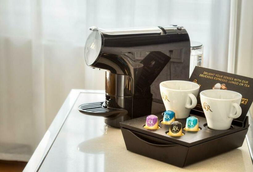 سوییت جونیور, Black Star Suites