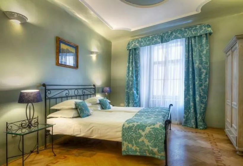سوییت خانوادگی, Black Star Suites
