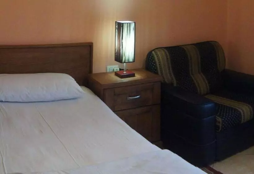 スタンダードシングルルーム, Bristol Hotel Tirana
