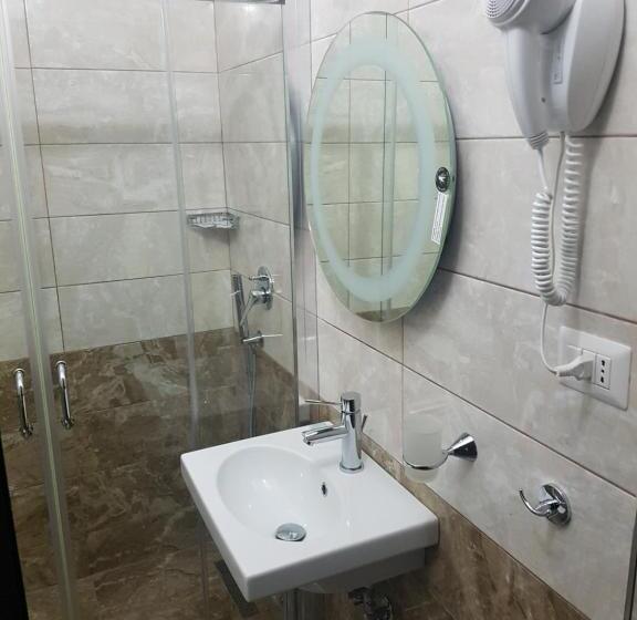 스탠다드 싱글 룸, Bristol Hotel Tirana