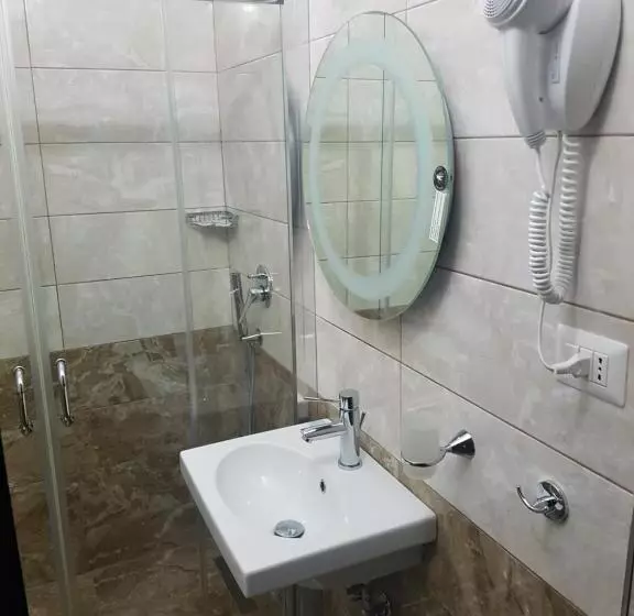 スタンダードシングルルーム, Bristol Hotel Tirana