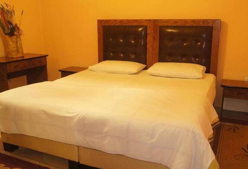 스탠다드 룸, Bristol Hotel Tirana