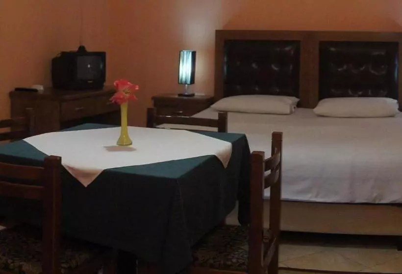 スタンダードトリプルルーム, Bristol Hotel Tirana