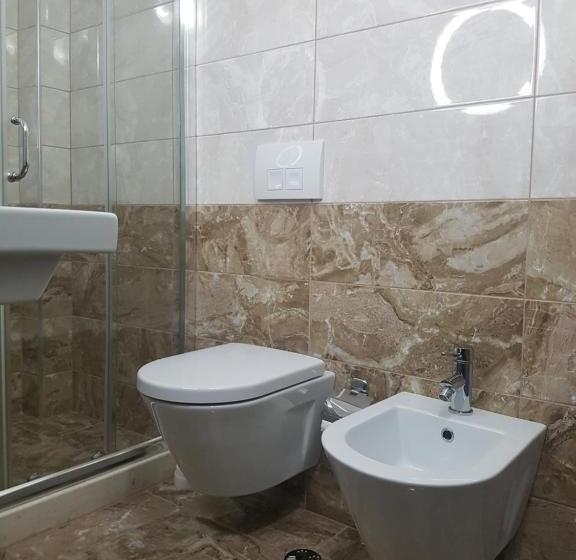 스탠다드 룸, Bristol Hotel Tirana