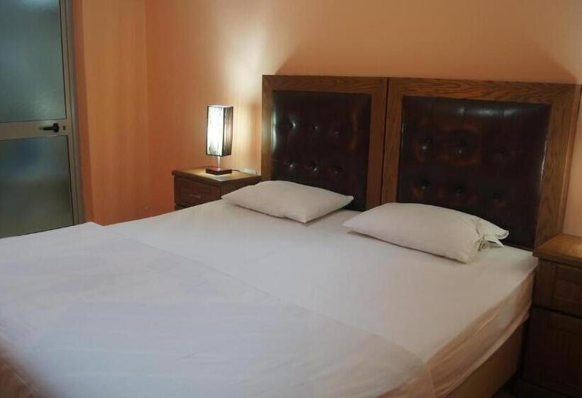 스탠다드 룸, Bristol Hotel Tirana