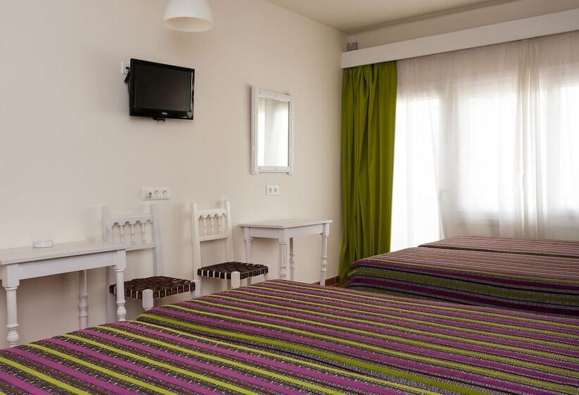 Четырехместный Номер Стандарт, Hostal Sol Y Miel