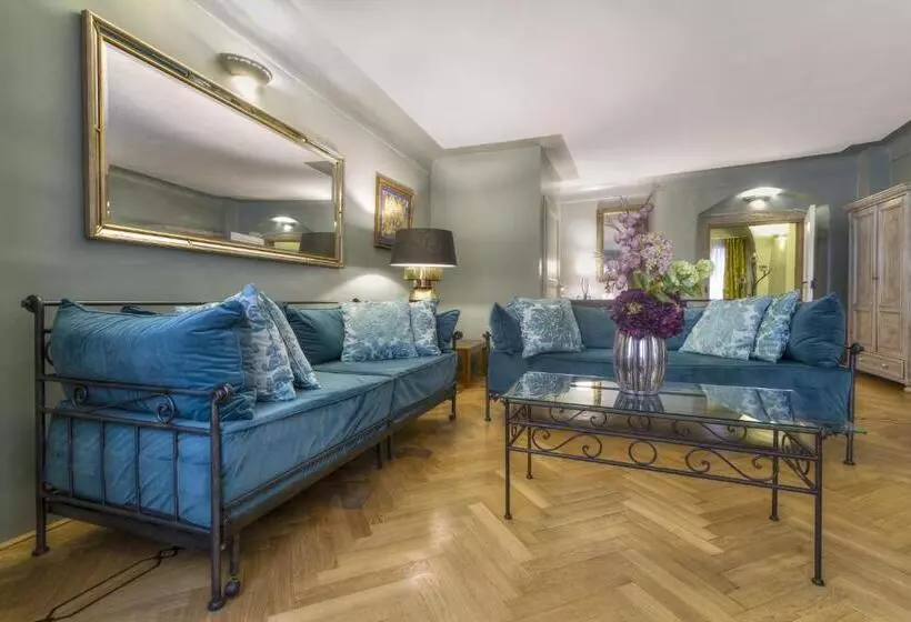 سوییت خانوادگی, Black Star Suites