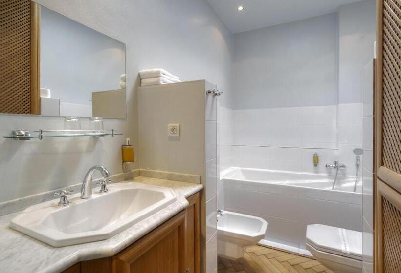 سوییت اجرایی, Black Star Suites