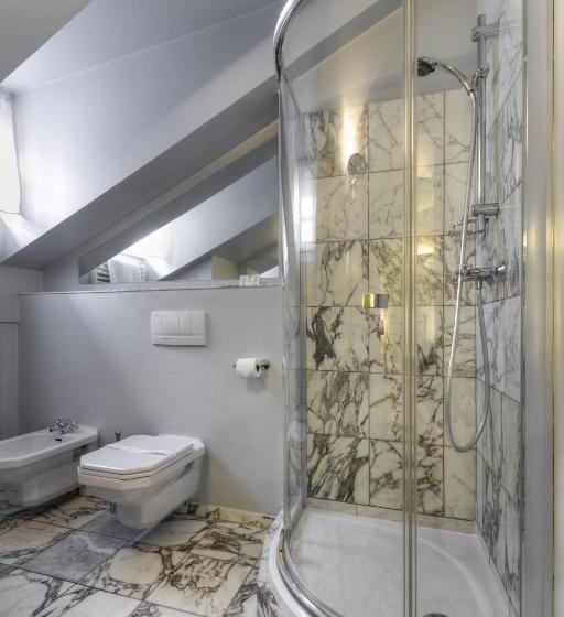 سوییت دوبلکس, Black Star Suites