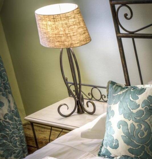 سوییت دوبلکس, Black Star Suites